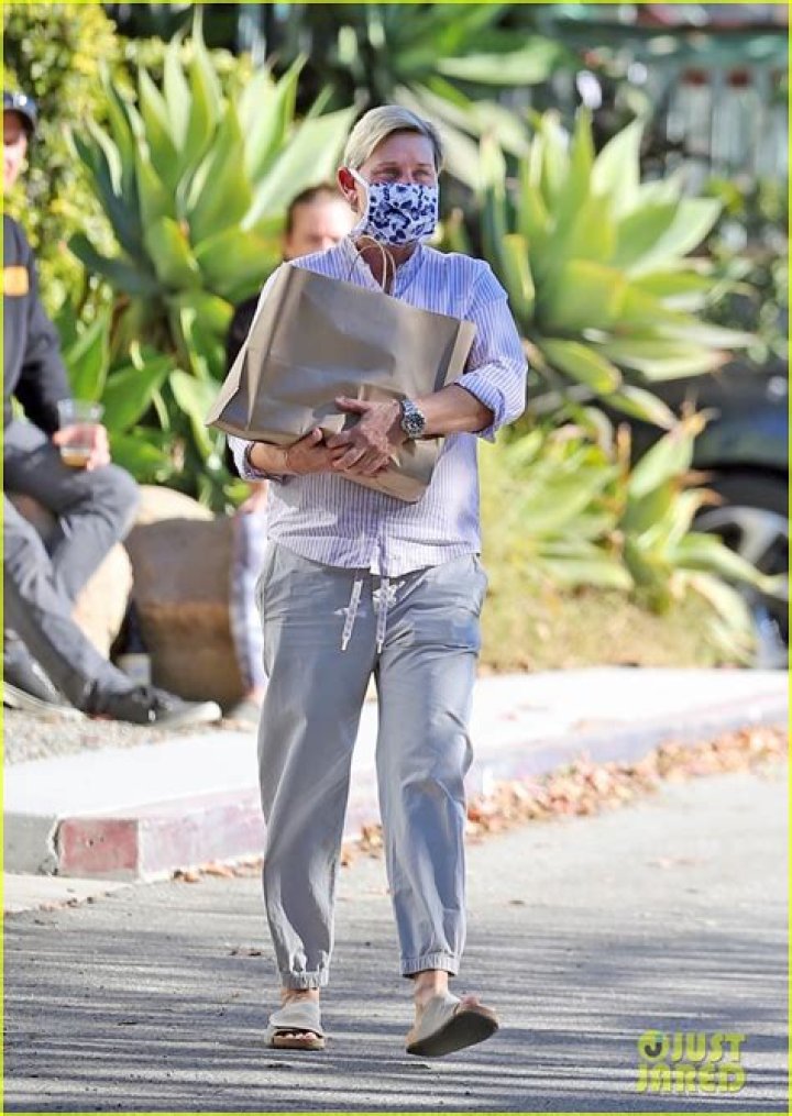 Ellen DeGeneres Wears Mask Hanging Off Her Face Just 9 Days After Revealing Positive COVID-19 Test