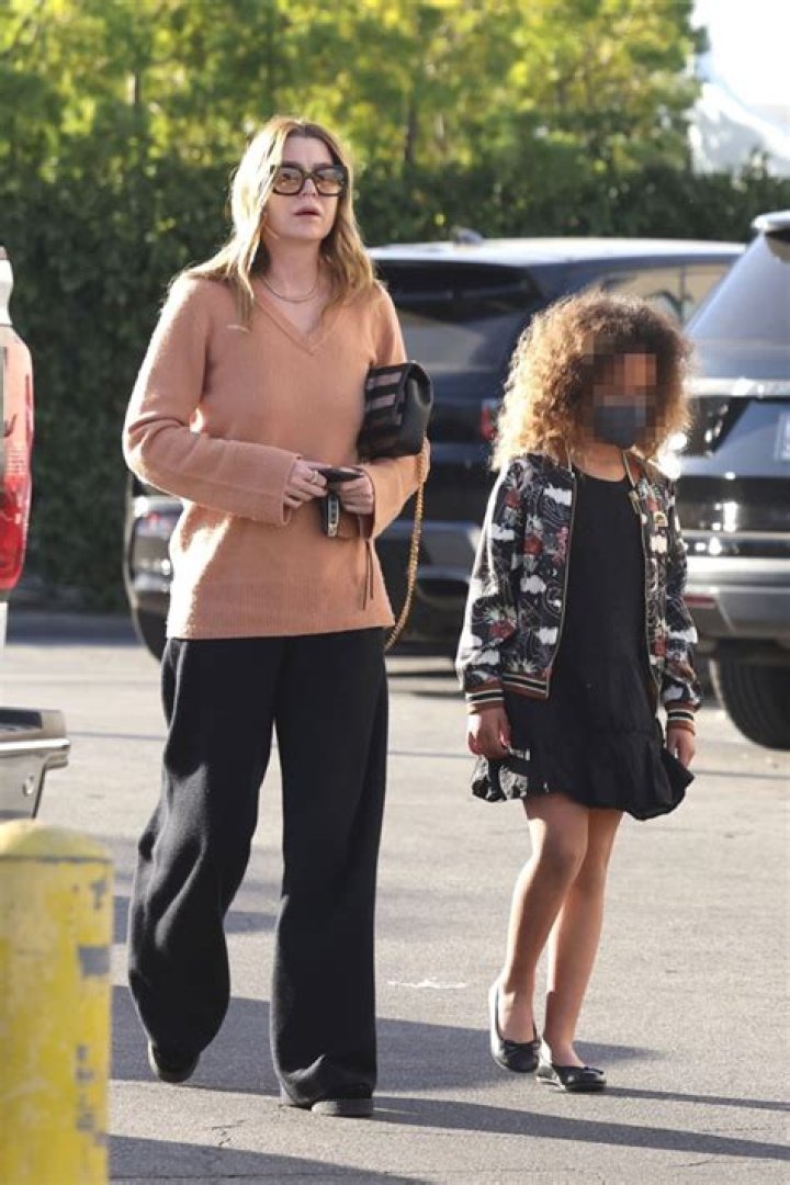 Ellen Pompeo & Daughter Sienna Run Errands In LA: Photos – Hollywood Life