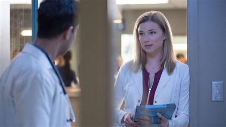 Emily VanCamp Leaving ‘The Resident’ After 4 Seasons — Report – Hollywood Life