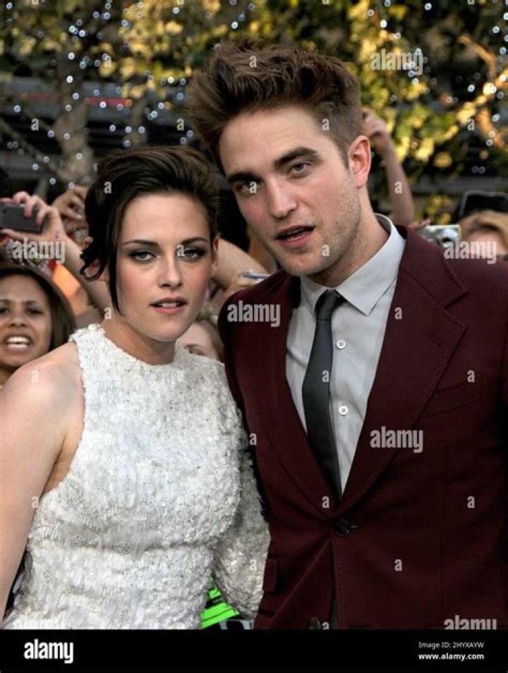 EXCLUSIVE! Bella's Dad, Billy Burke, Is “Turned On” By His On-Screen Relationship With Kristen Stewart! – Hollywood Life