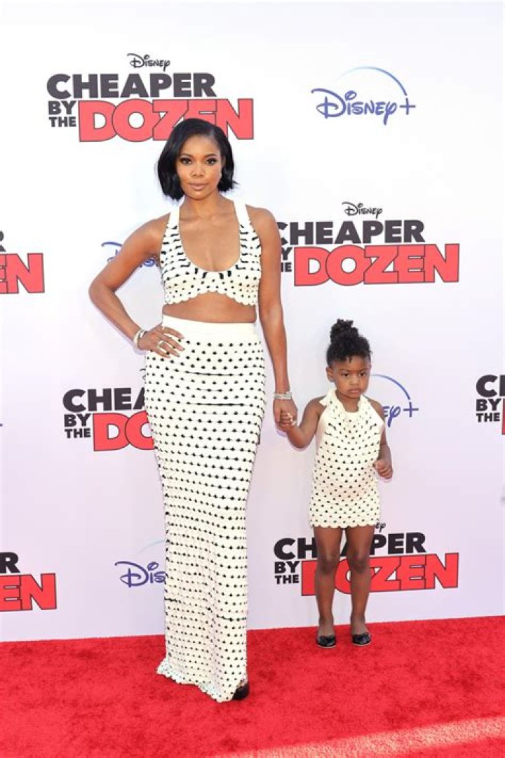 Gabrielle Union’s Crop Top & Skirt ‘Cheaper By The Dozen’ Premiere Photos – Hollywood Life