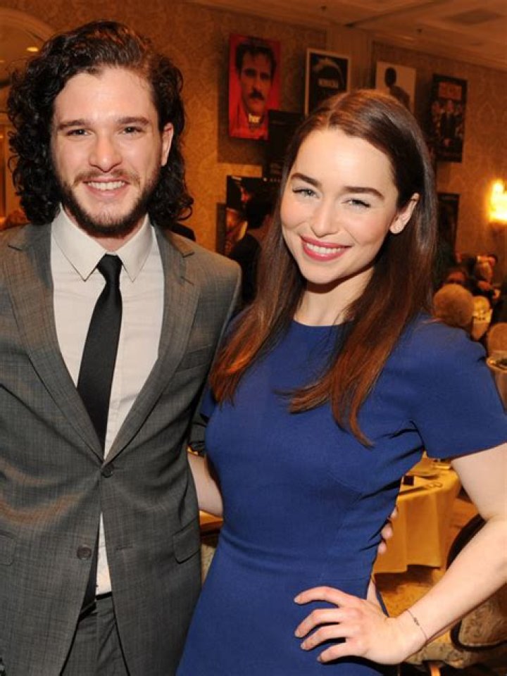 ‘Game Of Thrones’: Emilia Clarke & Kit Harington Hot Romance?
