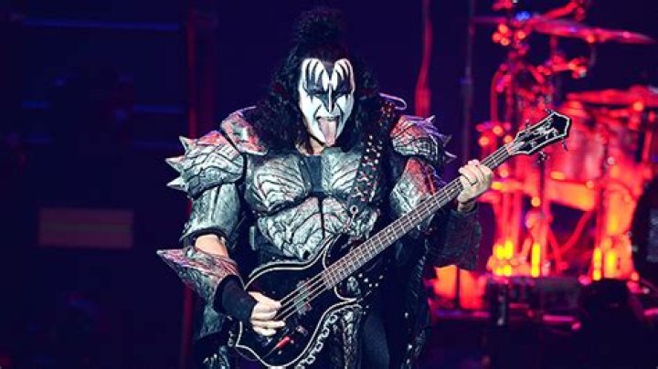 Gene Simmons Gets Sick Onstage At KISS Concert In Brazil & Performs While Seated