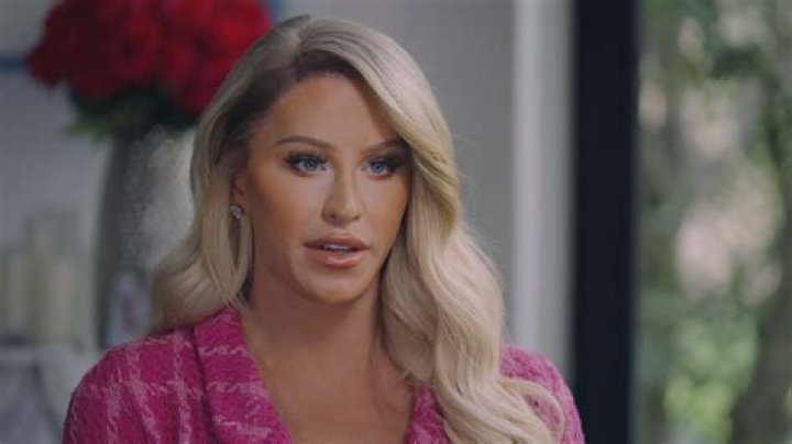 Gigi Gorgeous’s Partner Comes Out As Transgender – Hollywood Life