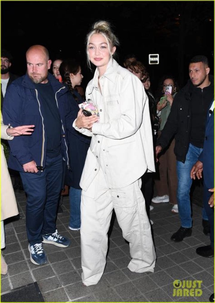 Gigi Hadid & Leo DiCaprio At Same Paris Hotel During Fashion Week – Hollywood Life