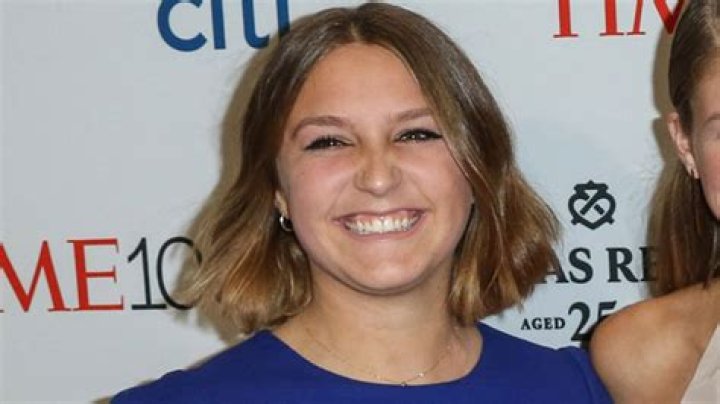 Gracie McGraw Looks Beautiful In Dark Glasses For Gorgeous New Selfie — See Pic