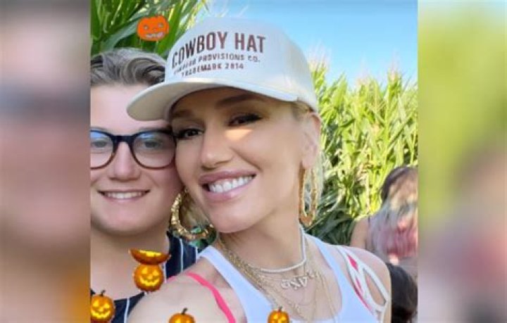 Gwen Stefani Takes Her Boys Pumpkin Picking Without Blake Shelton: Photos