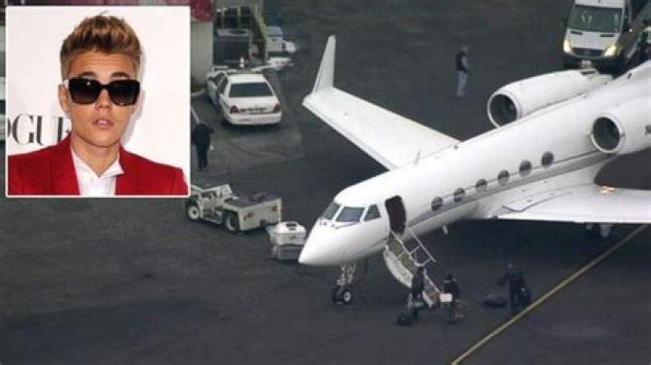 Hailey Baldwin & Justin Bieber On Private Plane – Jetting Out Of NY – Hollywood Life