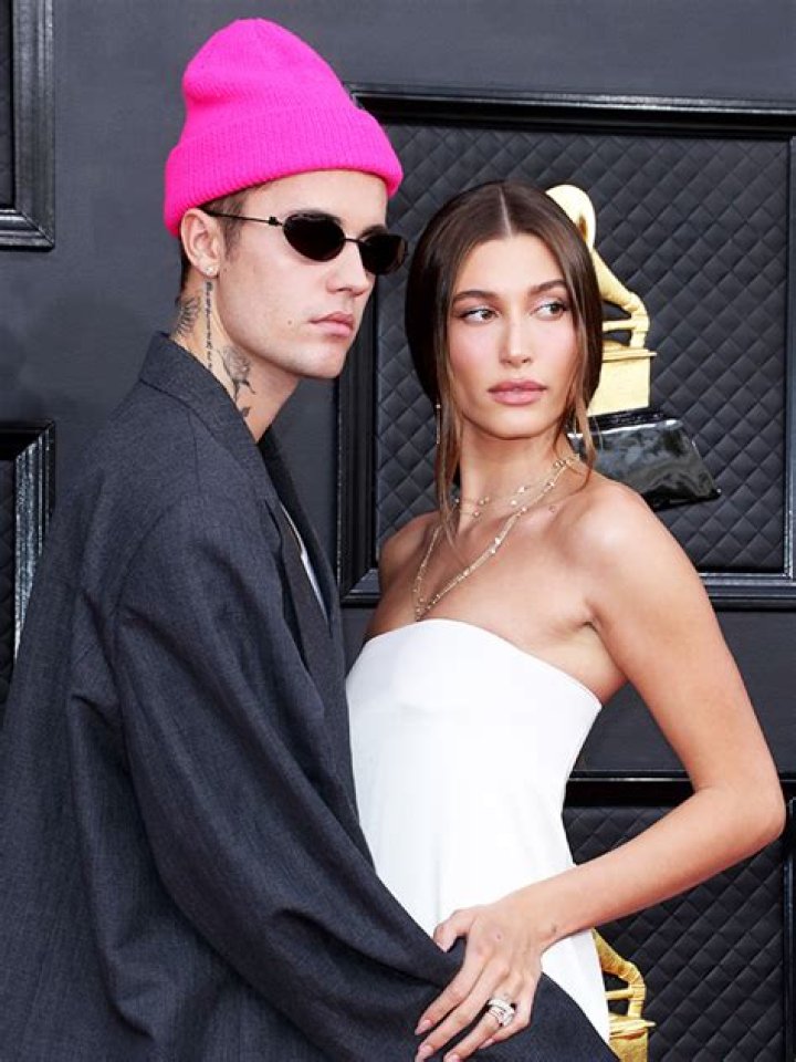 Hailey Bieber Kisses Justin Bieber While Aboard A Boat On Vacation – Hollywood Life