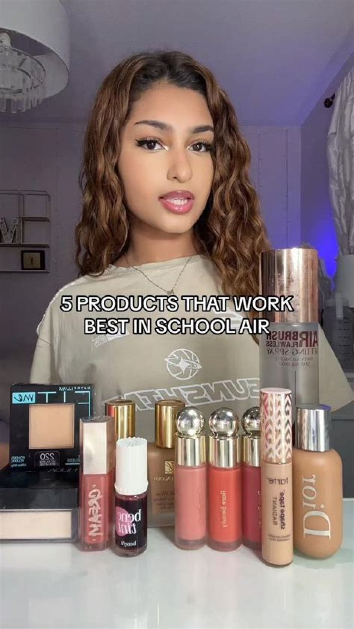 Hair & Makeup Must-Haves For Back To School — PICS