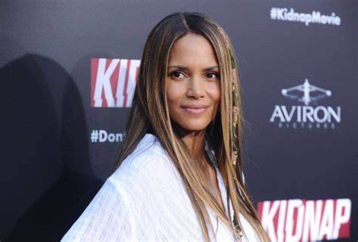 Halle Berry Defends Sade Over Claims Her Success Is Due To Colorism – Hollywood Life