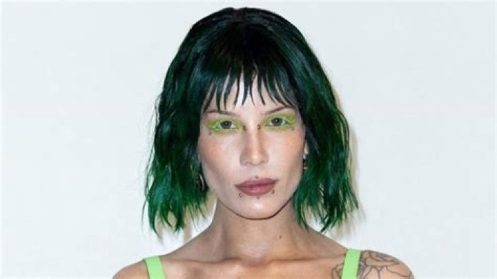 Halsey Debuts Green Hair Makeover To Match Her Bra Top At Givenchy’s PFW Show: Photos