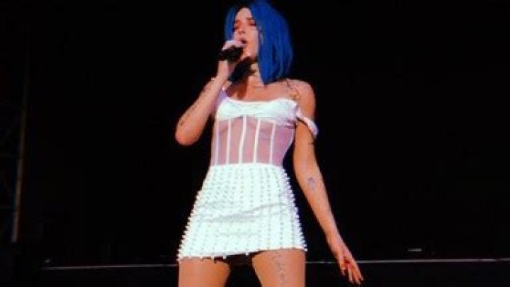 Halsey’s Boobs Falling Out & More Of The Worst Wardrobe Malfunctions Of Summer 2018