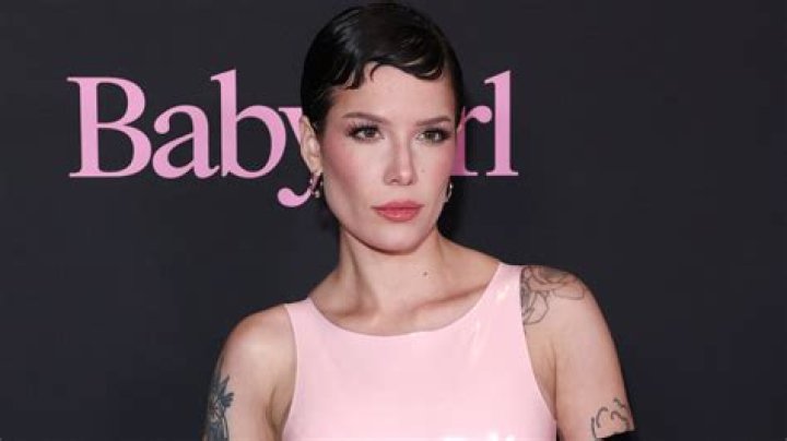 Halsey’s Hairstyles & Wigs – See Her Bold & Bright Transformations – Hollywood Life