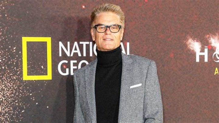 Harry Hamlin Talks Tom Brokaw Transformation In ‘Hot Zone: Anthrax’ – Hollywood Life