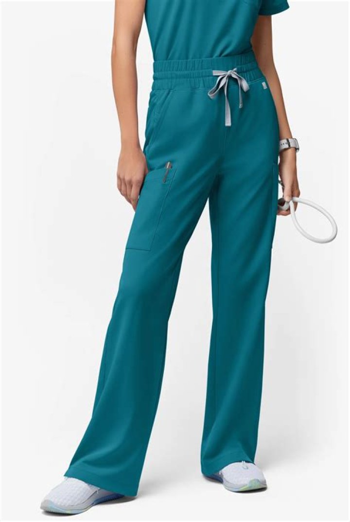 Highest-Rated Scrub Pants for Women of 2024 – Hollywood Life Reviews – Hollywood Life