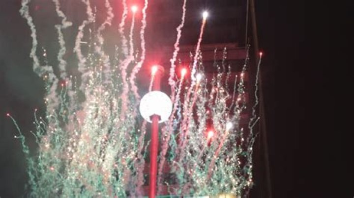 How To Watch The Ball Drop Live On New Year’s Eve 2021 – Hollywood Life