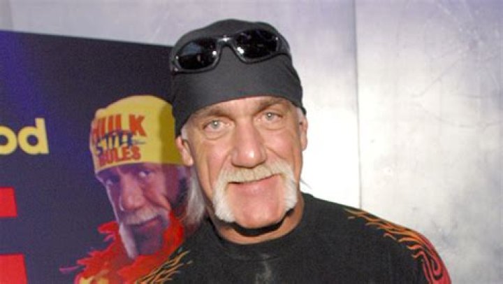 Hulk Hogan Gets Baptized in Florida: Photos – Hollywood Life