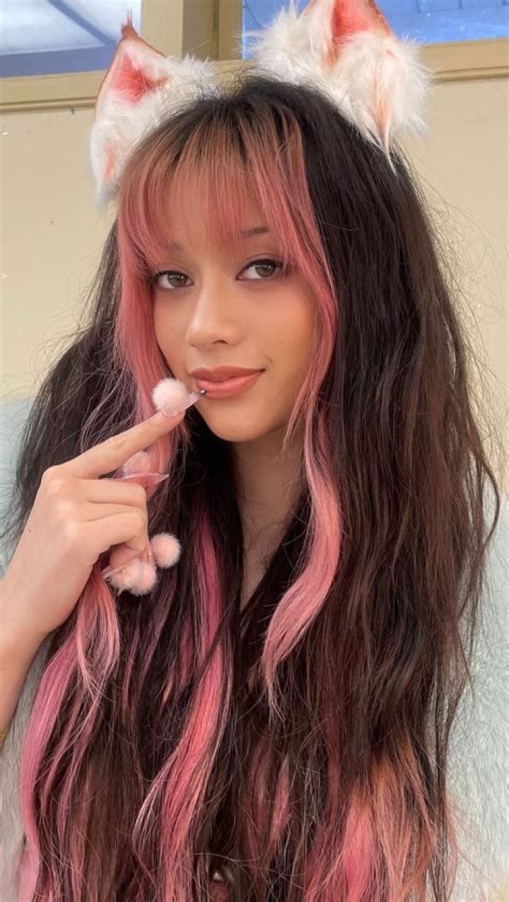 Iggy Azalea’s Pink Hair Makeover: She Shows Off Softer Look After Dyeing Hair Bright Red