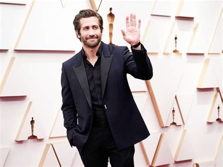 Jake Gyllenhaal At Oscars 2022: Photos – Hollywood Life
