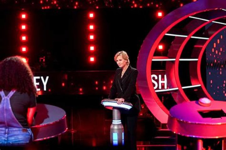 Jane Lynch Is Channeling Sue Sylvester As New Host – Hollywood Life