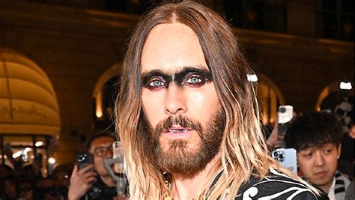Jared Leto Rocks Black Eye Shadow For Paris Fashion Week: Photos – Hollywood Life