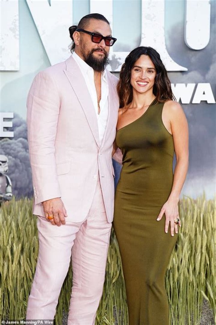 Jason Momoa Spotted Making Out With New Girlfriend Adria Arjona