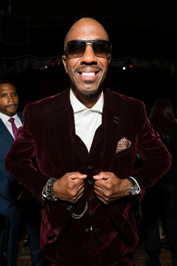 JB Smoove’s Caesar Throws Shade At Eli Manning In Super Bowl Ad – Hollywood Life