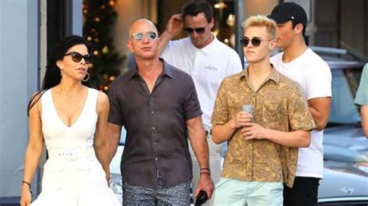 Jeff Bezos’ GF Lauren Sanchez Bonds With Preston Bezos & Son: Photos – Hollywood Life