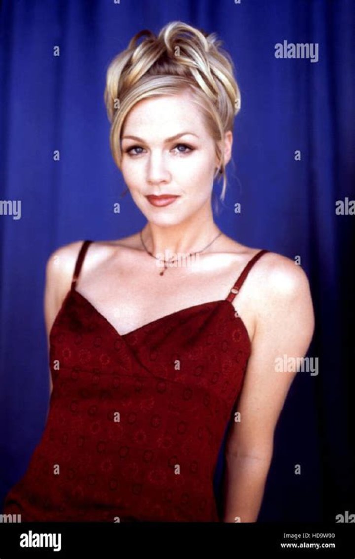 Jennie Garth — Pics Of ‘90210’ Star Through The Years – Hollywood Life