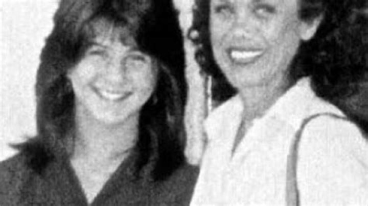 Jennifer Aniston’s Mom Dies — Estranged Mother Dead After First Visit In Years – Hollywood Life