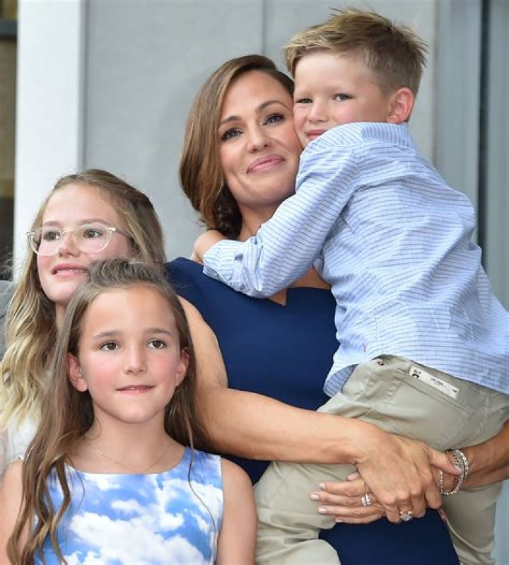 Jennifer Garner Explains What’s ‘Hard’ About Raising Her & Ben Affleck’s Kids