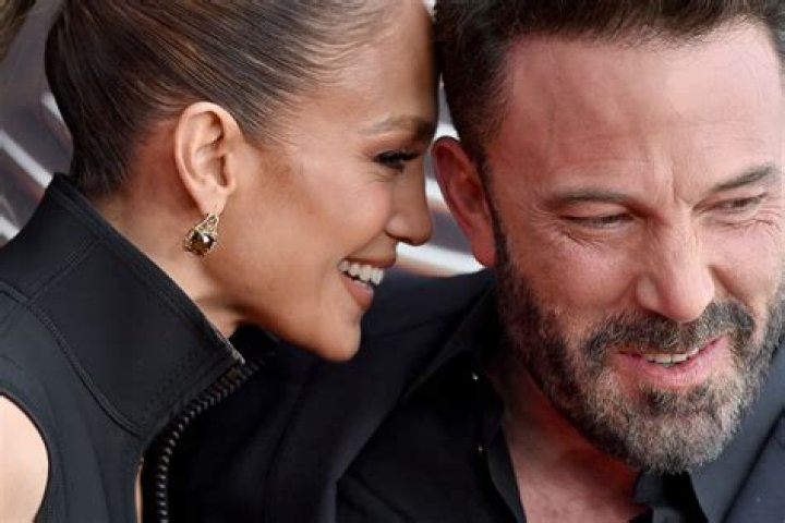 Jennifer Lopez & Ben Affleck’s ‘Vanity Fair’ Motorcycle Pic On Yacht – Hollywood Life