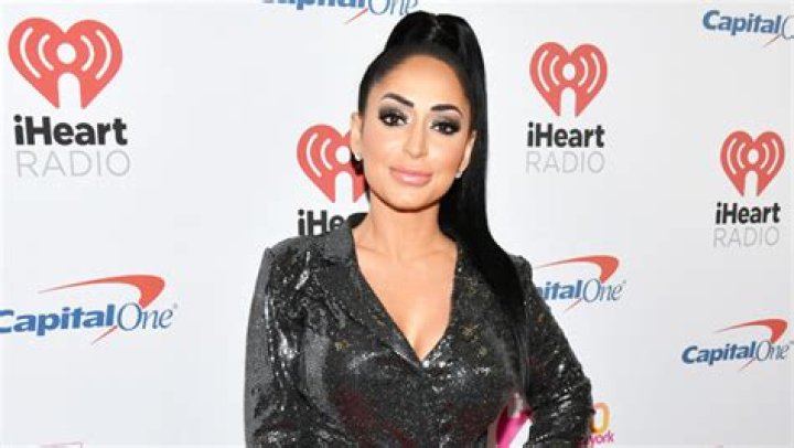 ‘Jersey Shore’s Angelina Pivarnick Reveals She Got A Boob Job — Pics – Hollywood Life