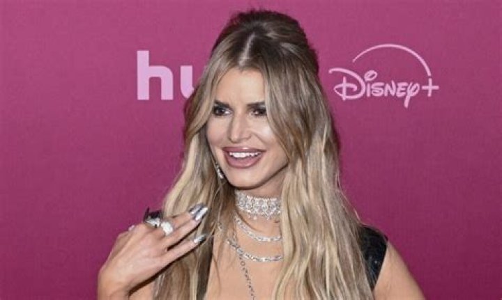 Jessica Simpson Reportedly Considering Breast Reduction Surgery – Hollywood Life