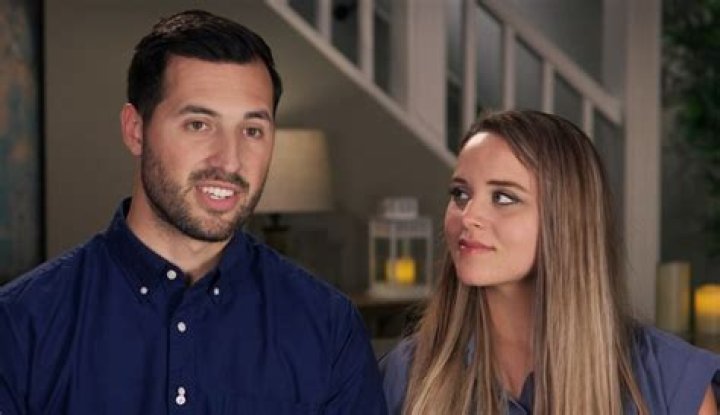 Jinger Duggar Posts Pic Of Daughter, 6 Mos., Without A Hat & Fans Are Thrilled
