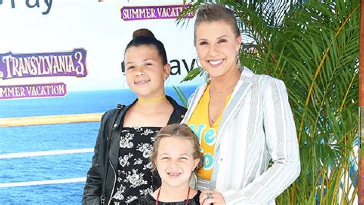 Jodie Sweetin Shows Daughter Zoie In Rare Birthday Photos – Hollywood Life