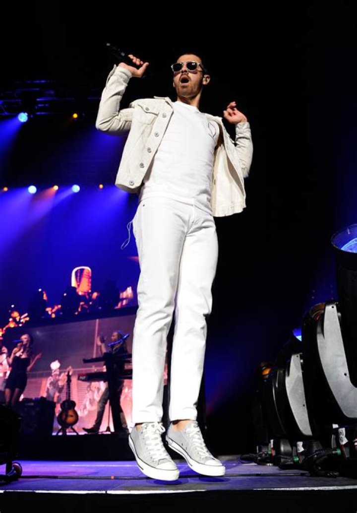 Joe Jonas Admits To Poop Accident In White Pants In New Interview – Hollywood Life
