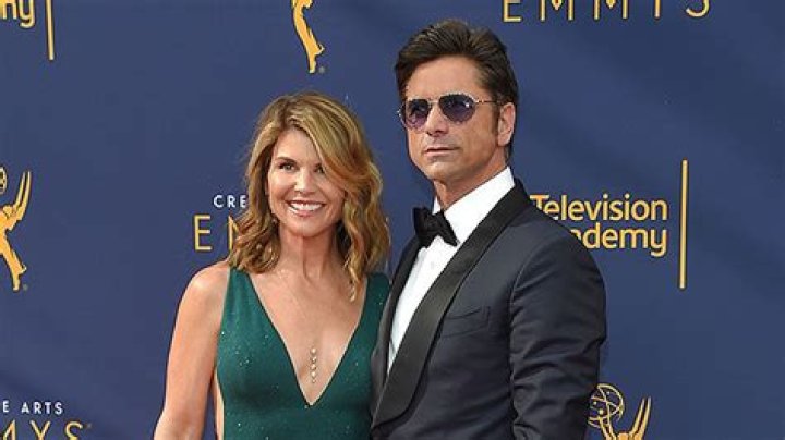 John Stamos Defends Lori Loughlin After College Scandal: Podcast – Hollywood Life