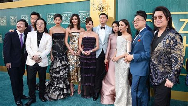 Jon M. Chu Teases Details For ‘Crazy Rich Asians’ Sequel: ‘Amazing’ – Hollywood Life