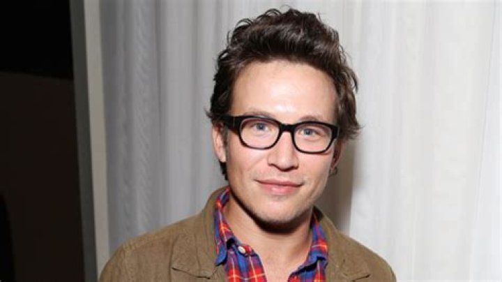 Jonathan Taylor Thomas Looks Unrecognizable During Rare Outing: Photos – Hollywood Life