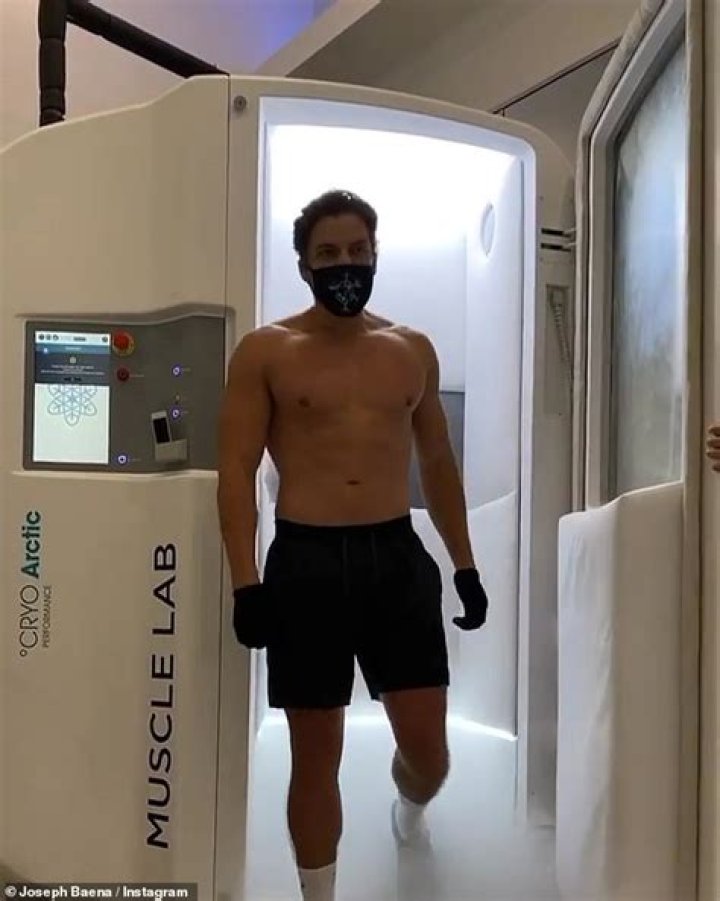 Joseph Baena, 22, Goes Shirtless & Flexes His Muscles During Cryotherapy — Watch