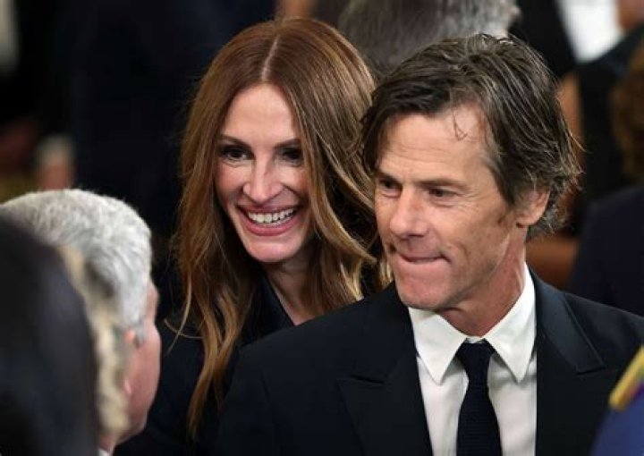 Julia Roberts Kisses Her ‘Forever Valentine’ in Rare New Photo With Husband Danny Moder