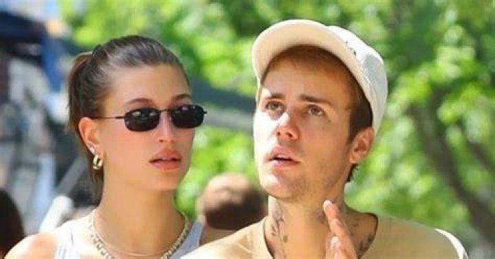Justin Bieber & Hailey Baldwin Have Lunch Date After Selena Kisses Pal – Hollywood Life