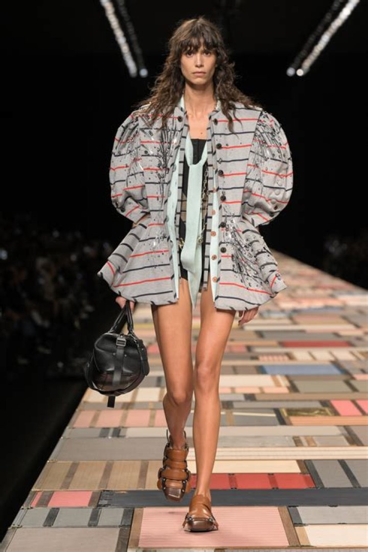 Kaia Gerber Rocks Biggest Hair You’ve Ever Seen On Paris Runway: Love Or Loathe? — Pics