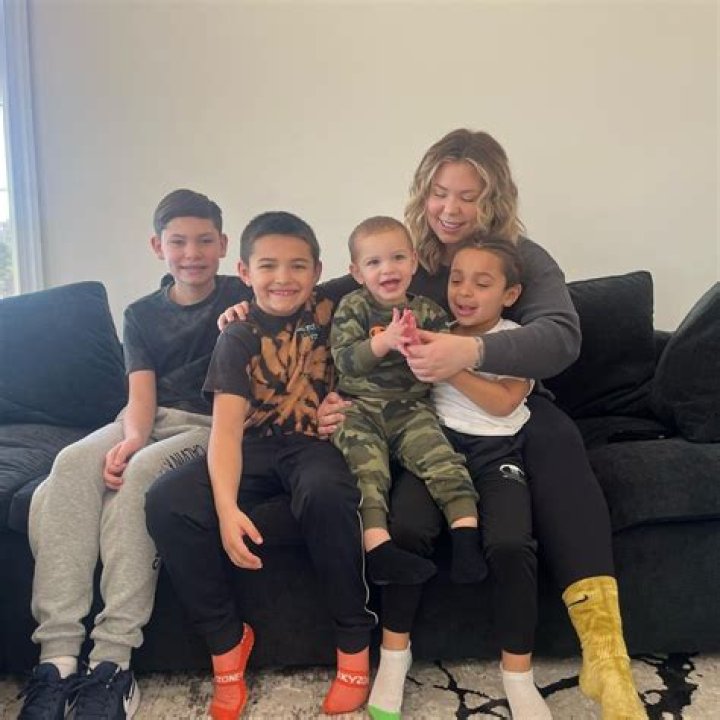 Kailyn Lowry Reveals Post-Baby Selfie & Rocks Leggings Just 2 Weeks After Giving Birth To Baby