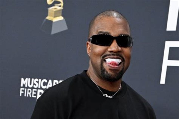 Kanye West Diss On ‘No Frauds’? — His Work Isn’t ‘Sellin’ – Hollywood Life