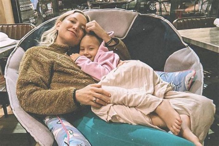Kate Hudson Celebrates Daughter Rani’s Fifth Birthday: Video – Hollywood Life