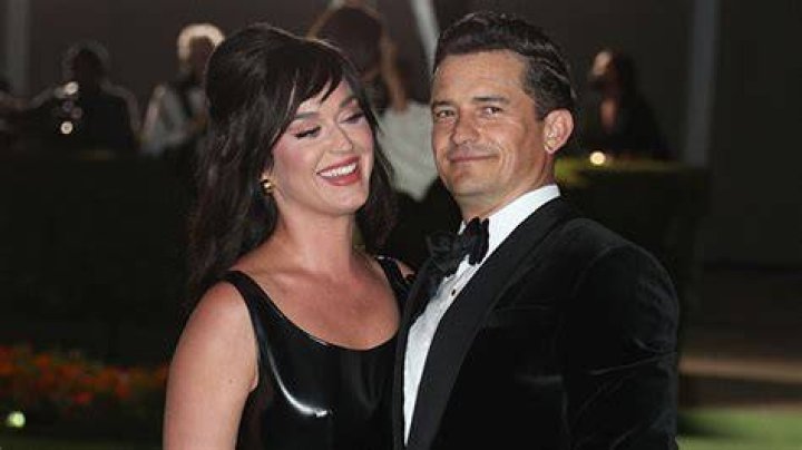 Katy Perry and Orlando Bloom Hold Hands on New York Date Night – Hollywood Life