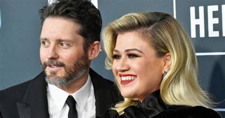 Kelly Clarkson’s Ex Brandon Blackstock Seeking $436K In Spousal & Child Support Amid Divorce